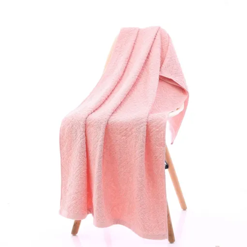 Ręcznik bawełniany jasnoróżowy z ozdobnym tłoczeniem RGL-04