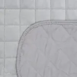 Narzuta welurowa pikowana w geometryczny wzór NLO-04