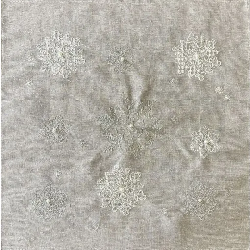 Serwetka świąteczna kwadratowa zdobiona haftem w płatki śniegu OS-308-B