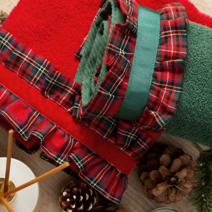 Ręcznik świąteczny bawełniany z falbaną w kratę R167-02