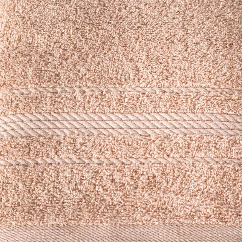 Ręcznik bawełniany pudrowy z ozdobną bordiurą R174-06