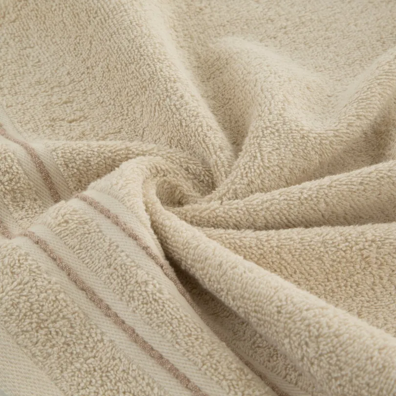 Ręcznik bawełniany ze stebnowaną bordiurą R195-06